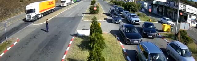 KOLONE DUŽE NA GRADINI NEGO NA PREŠEVU: Lepo vreme za vožnju, na granicama nema gužvi, a ovo je trenutno stanje (FOTO)