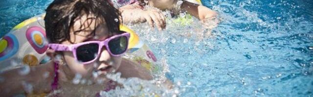 DECA SE KUPALA U BAZENU, PA POČELA DA SE GUŠE! Jezivo iskustvo u akva parku u Bačkom Petrovcu: Mališani zbog hlora završili u Hitnoj pomoći!