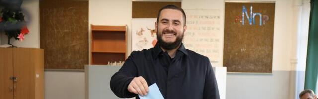 Zukorlić prvi glasao na svom biračkom mjestu