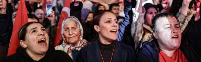 Протести против турске владе, око 100 тракториста блокирало путеве у граду Јозгату