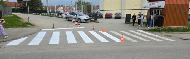 "Šumadija" obeležava horizontalnu signalizaciju u zonama škola