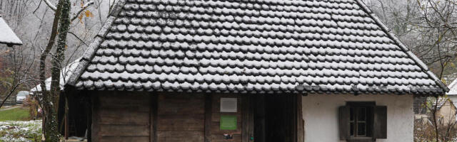 Hoćete uštedu ili udobnost? Grejanje na drva je jako naporno, a kuća ne bude topla, a za pelet će vas odrati!