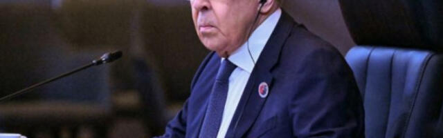 Лавров: Русија ће реаговати на свако распоређивање страних трупа у Украјини