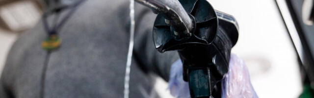 Акцизе на гориво смањене за 20 одсто, одлука важи до 15. априла