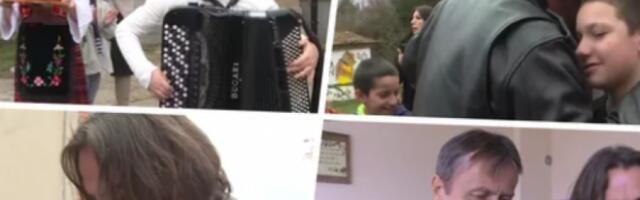 MITROVIĆ POSETIO RODNI KRAJ SVOJIH PREDAKA: Svaki đak u Markovici dobio tablet i školski pribor, a školi uručena i VELIKA NOVČANA DONACIJA!