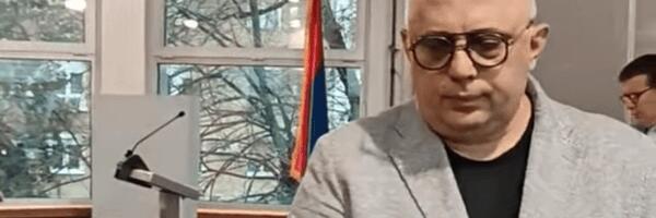 Može li Novaković koji je osuđen na zatvorsku kaznu, da obezbeđuje kvorum