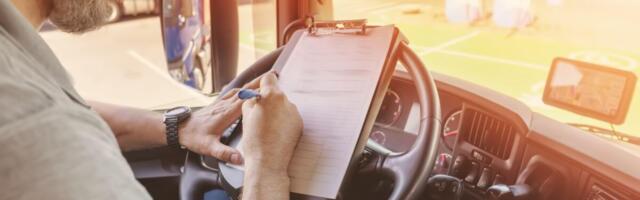 Žena je čekala kurira da joj donese paket ali nije se pojavljivao: Odjednom je čula zapomaganje iz kombija, umešala se i policija