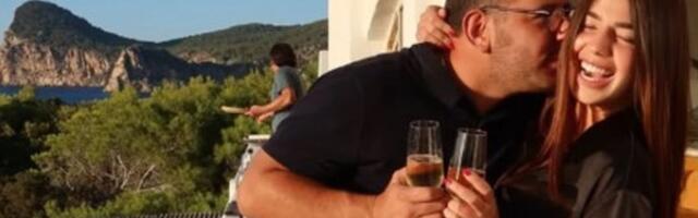 Čolina ćerka uslikala besne mašine vredne 410.000 evra: U dvorištu parkirane "zveri", ona se odmah pohvalila