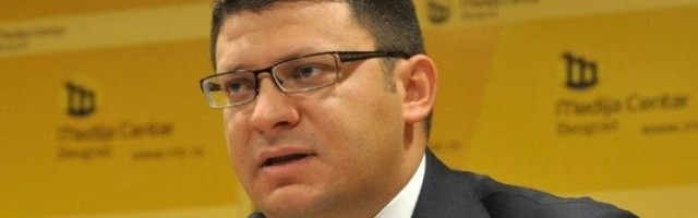 PREDSEDNIK VUČIĆ BRANI USTAV I NA STRANI JE SRPSKOG NARODA I SRPSKE CRKVE U ODBRANI PORODIČNIH VREDNOSTI