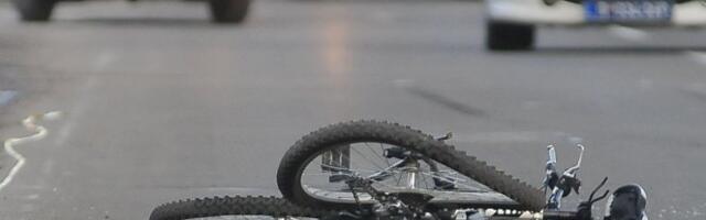 UŽAS U LESKOVCU, KAMION PREGAZIO DEVOJKU NA BICIKLU! Prilikom skretanja u desno došlo je FATALNOG KONTAKTA I TRAGEDIJE