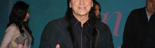 Čola prihvatio zeta: Dečko Une Čolić sa porodicom na moru, fotografija pokazala da su svi srećni