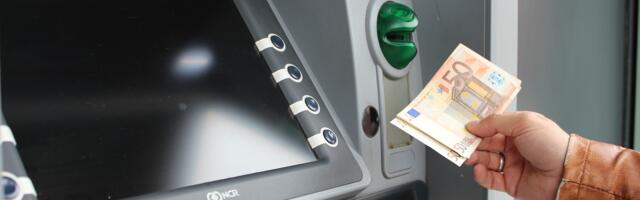 Zašto je i kada važno pritisnuti crveno dugme na bankomatu
