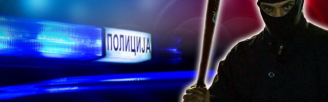 HOROR U KAFANI U RIPNJU: Otac sa maloletnim sinovima krvnički premlatio muškarca, pa ga PREGAZILI AUTOM!