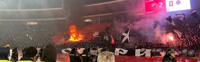 Divljaštvo na Marakani: Navijači Partizana zapalili tribinu, ljudi počeli da beže sa tribine dok se gasio požar! /VIDEO/