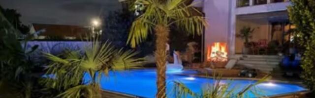 Dnevno uzima 300.000, a živi u vili od 700.000€: Sin naše pevačice pokazao luksuz - u dvorištu palme i bazen