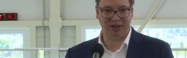 VUČIĆ IMA PORUKU ZA MEDICINARE! Biće novo povećanje plata, ako krene privreda