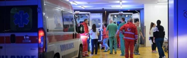 DRAMA NA VMA I KCS! Teško povređeni pacijenti iz Makedonije stigli kolima Hitne pomoći, počinje borba za njihov život (FOTO/VIDEO)
