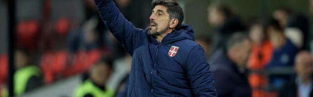 Veljko Paunović u centru pažnje!