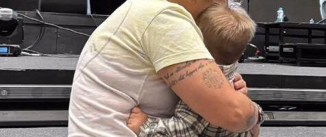 MARIJA USLIKALA SINA U PRESLATKOM STAJLINGU, A SVI PRIMETILI KOLIKO JE PORASTAO: Srećno svima badnje jutro, dan... (FOTO)