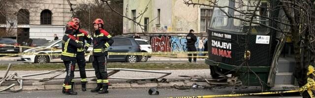 Devojčica (16) teško povređena u iskakanju tramvaja u Sarajevu: Moraće da joj amputiraju nogu?