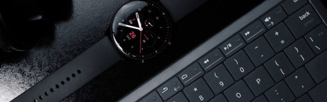 Jedini sat koji podjednako dobro ide uz trenerku, ali i odelo