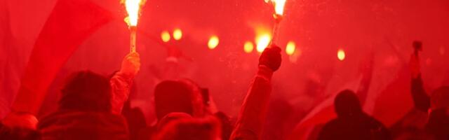 Delije iz Crne Gore napale navijače iz Hrvatske, oteli im i dve zastave!