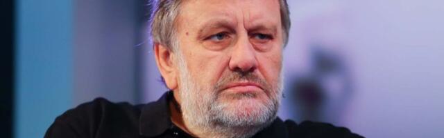 Slavoj Žižek u tekstu za Danas o tome kako je pomenut u Epstinovim dosijeima, kako je Čomski odbio razgovor s njim i kako „nema države bez duboke države“