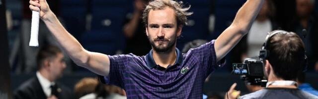 Medvedev pomenuo Ðokovića nakon pobede protiv Alkaraza: "Mene takve stvari ne interesuju mnogo..."