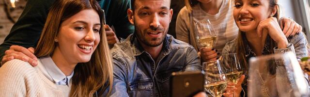 Aplikacije za prijateljstvo donose 16 miliona dolara: Kako funkcionišu i ko ih najviše koristi?