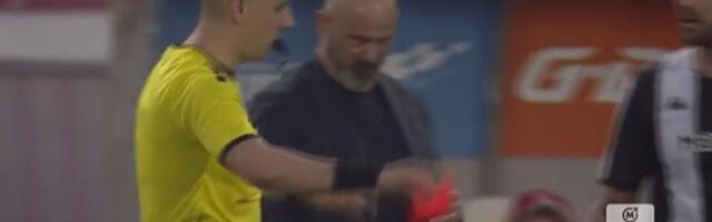 VAR sprečio crveni karton na 179. večitom derbiju, sudija iznenadio sve, odmah dobio poziv "iz sobe"