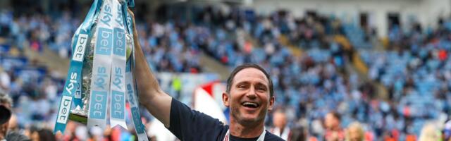 Super Frenki vratio Koventri u elitu: Emotivni govor Frenka Lamparda navijačima zapalio Redit