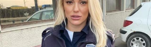 NAJLEPŠA SRPSKA POLICAJKA NOVOM OBJAVOM RASPAMETILA SVE: Muškarci je molili da ih HAPSI, grmi kako izgleda (FOTO)