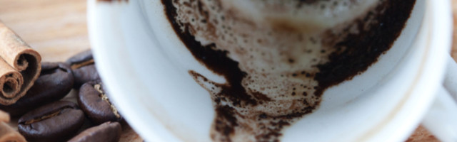 Uz pomoć kafe možete se rešiti komaraca, očistiti prljavo posuđe i kamin