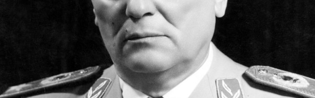 "Šta ćeš ti ovde, idi u Jasenovac!"   Ovako je proteran Josip Broz Tito, a Užičani su njegov spomenik urnisali jajima i smećem!