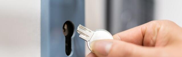 Jednostavan TRIK kako da izvučete slomljeni ključ iz brave (VIDEO)