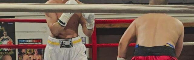 Miloš Stojanović nokautirao Denadića u trećoj rundi boks revije u Bečeju i nastavio savršenu seriju