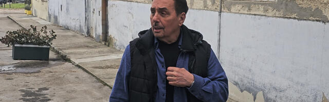 Keba tvrdi da je zdrav jer svako jutro uzima kašiku ovoga: "Prirodni antibiotik, iz manastira je"