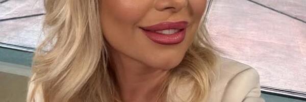 DEA ĐURĐEVIĆ PRVI PUT POKAZALA MUŽA! Ljubi je i drži za stomak - reči koje je napisala sve su raznežile (FOTO)