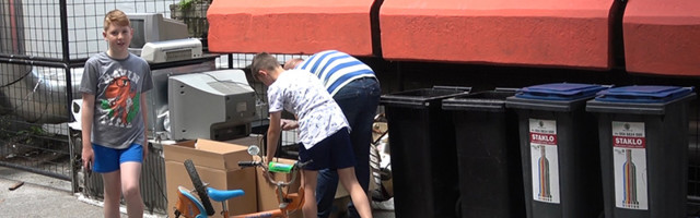 Užički osnovci počistili životnu sredinu i kupili nove knjige (VIDEO)