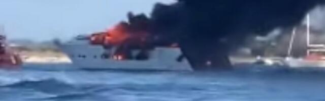 ZAPALIO SE I PREVRNUO BROD: Poginulo najmanje 50 osoba