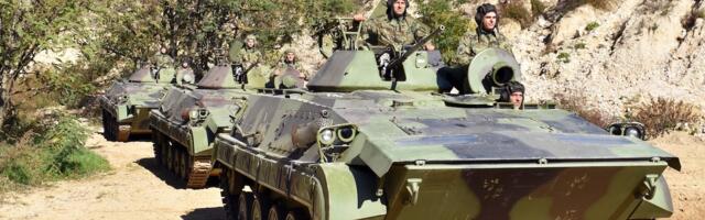 Pucano na pripadnike srpske vojske kod baze Debela glava