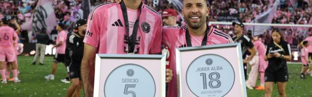 OSVOJILI SVE ŠTO SE MOGLO OSVOJITI, PA ZAJEDNO OKAČILI KOPAČKE O KLIN! Buskets i Alba završili karijere