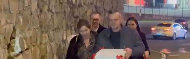 Rodići stigli na slavu kod Ražnatovića: Bogdanu i Danijeli ruke pune poklona, ona dala sud o Ceci kao domaćici