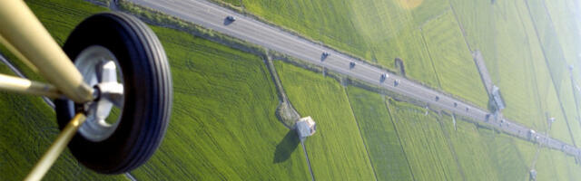 Погинуо пилот рекламног авиона који се срушио у море код Копакабане