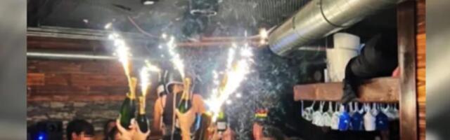 JEZIVA FOTOGRAFIJA TRENUTKA KADA JE POČEO PAKAO U ŠVAJCARSKOM SKIJALIŠTU: Bezbrižno mašu prskalicama, a plafon počeo da gori - Nastala OGROMNA VATRENA LOPTA