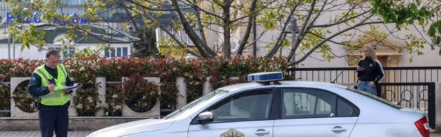 PRIMENA ZAKONA O SAOBRAĆAJU NA KIM Srbi sa srpskim tablicama su od sada - STRANCI