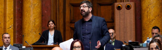 Блокадер Радомир Лазовић јавно позвао на коришћење дрога