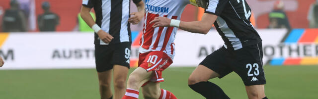 Haos na derbiju: Milanović pokazao Mitroviću crveni karton pa ga poništio