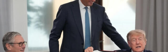 Дмитријеве оцене: Мерц би могао поновити политички пад Стармера