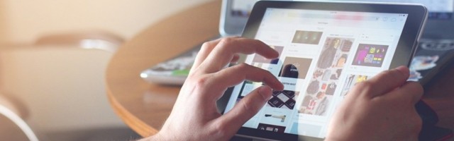 MLADI PAR UCENJIVAO MUŠKARCA PREKO INTERNETA: Pretili mu da će kompromitujuće slike poslati njegovoj porodici!